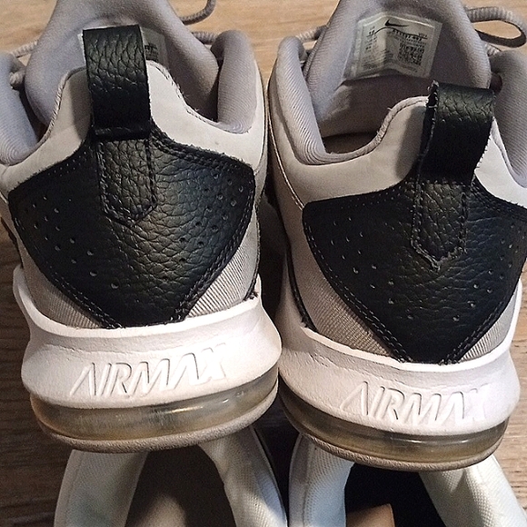 Shoes - Picture 4 of 5